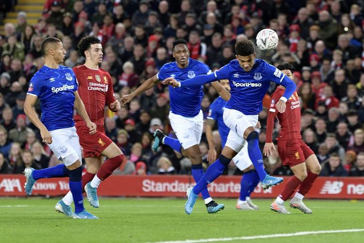 加纳乔点赞罗马诺动态，内容是切尔西已经将他列入引援名单