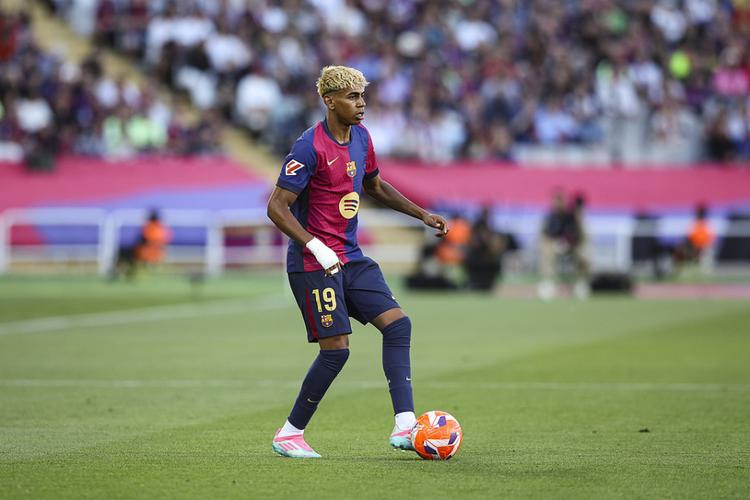 德转列从未入选国家队11人阵容：约罗、卡雷拉斯、德拉普在列