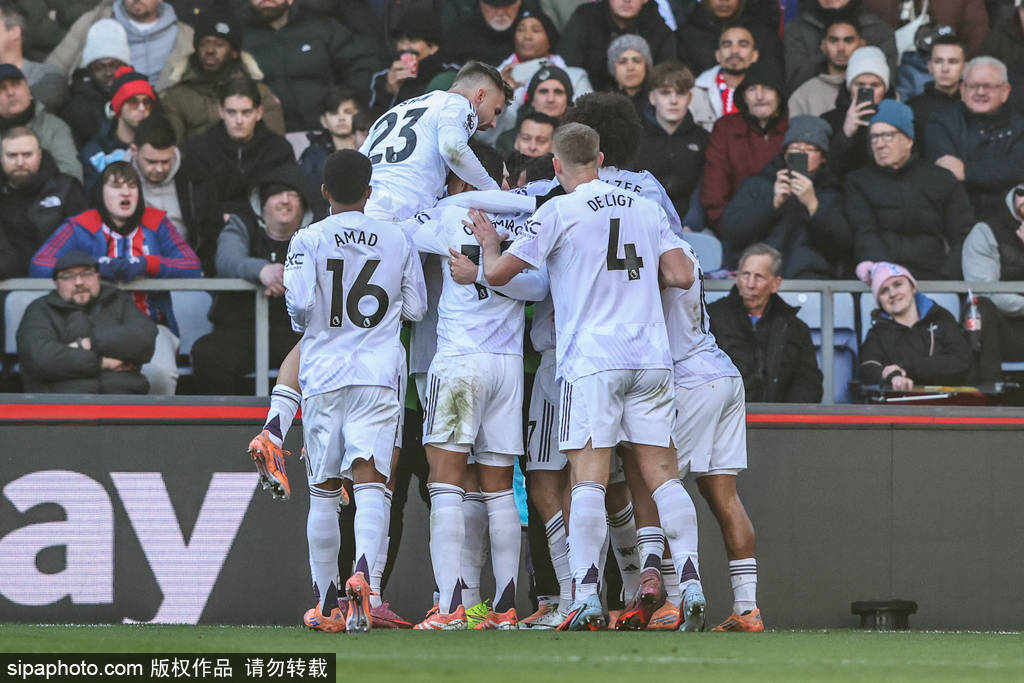 环足奖年最佳男足俱乐部候选：巴黎、切尔西、巴萨、拜仁在列